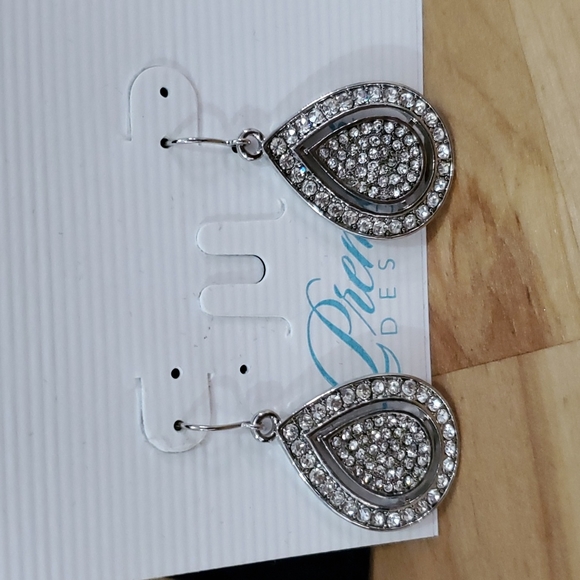 Premier Designs earrings - Picture 1 of 2